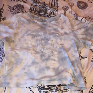 tie dye graphic crop top